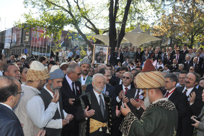 Aliya İzzet Begovic Trabzon'da temsil edildi