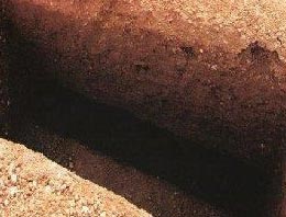 Dinlenmek için kendine mezar yaptırdı!