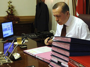 İlk imzayı Erdoğan'ın attı