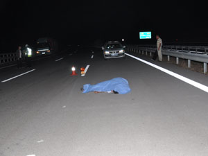 Kamyon sürücüsüne tır çarptı