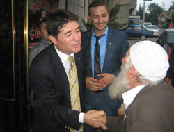 "Belediyeleri kapatmak demokrasiye darbedir"