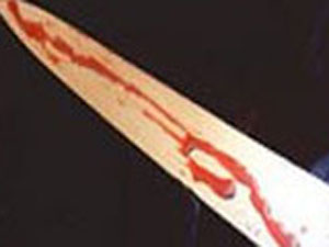 Önce bıçaklayıp sonra boğazını kestiler!