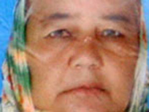 Isınmak için yaktığı ateşin üstüne düşüp öldü