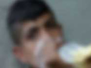 Tinerciler 12 yaşında çocuğa saldırdı!