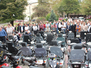 Gurbetçilerden engellilere destek