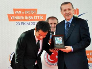 Erdoğan ile Acun gülme krizine girdi