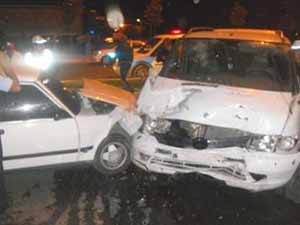 Otomobiller Alev Alev Yandı