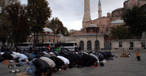 Ayasofya önünde bayram namazı
