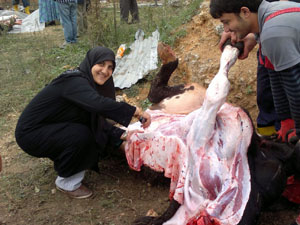 Kadın kasap görenleri hayrete düşürdü