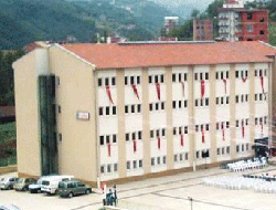 "Başım ağrıyordu, bana hap verdi..."