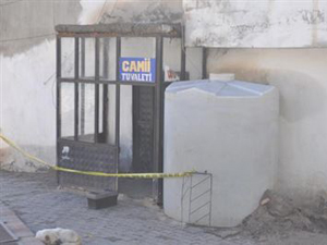 Cami tuvaletinde cinayet