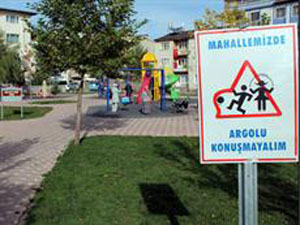 Bu mahallede küfür yasak!