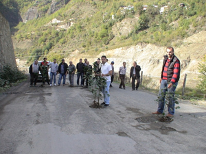 Artvin'de yol kapatma eylemi
