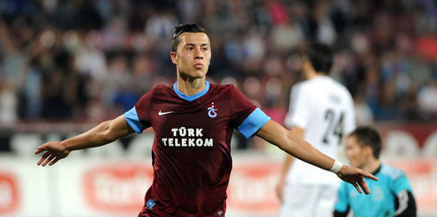 Emre Güral şans bekliyor