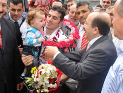 Şampiyon,Çebi  "İki Dünya" İstiyor