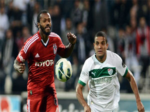 Beşiktaş ile Bursaspor kozlarını paylaştı.