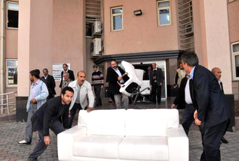 Belediye Başkanı'nın koltuğuna haciz