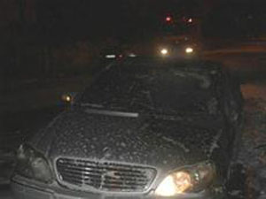 Eski bakanın aracı 'kundaklandı'