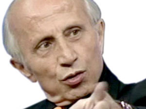 Yaşar Nuri Öztürk'ten 'Ezan' tepkisi