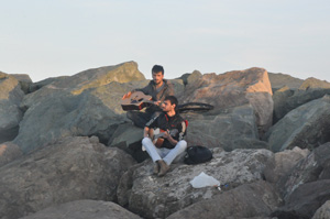 Karadeniz'e şarkı söylüyorlar