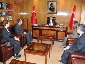 Trabzon Valisi öğretmenleri kabul etti