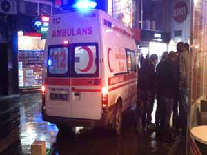 Trabzon Uzunsokak'ta bir kadını darp ettiler