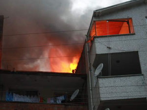 Trabzon Dernekpazarı'nda yangın