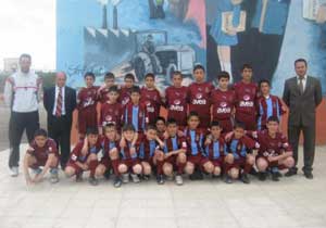 Muş'ta bordo mavi okul