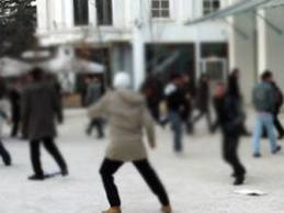 Karşıt görüşlü öğrenciler birbirine girdi