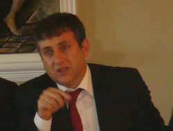 Aksu "Şenol Güneş yalnızlaştırılıyor"