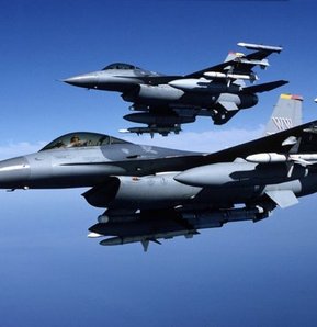 Türk jetleri PKK merkezlerini bombaladı