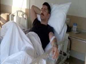 Özcan Deniz dizide attan düşüp sakatlandı, İstanbul’a sevk edildi