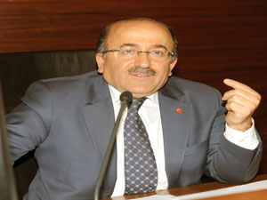 Gümrükçüoğlu"CHP Tribüne oynuyor"