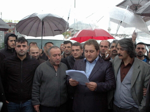 Trabzon'da korsan 'servis' protestosu