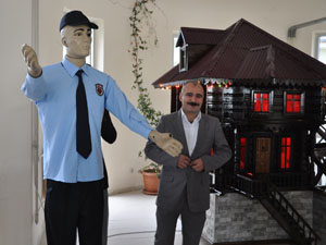 Mahkum gardiyan robot icat etti