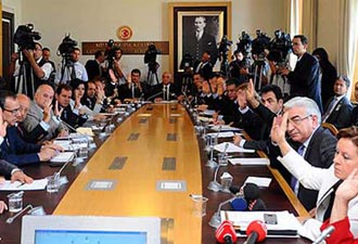 Anayasa Yazım Komisyonundan iş bölümü