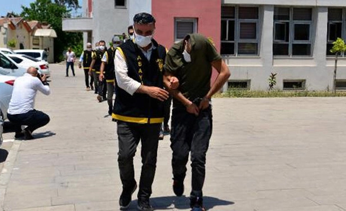 Kendisini ‘Komiser Ömer’ olarak tanıtıp, 150 bin lira dolandırdı