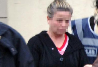 Viski şişesine çamaşır suyu koyup..!