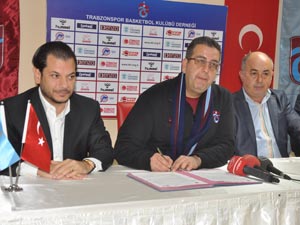 Özmeriç imzayı attı