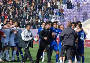 Yeşil sahalarda yine kavga var