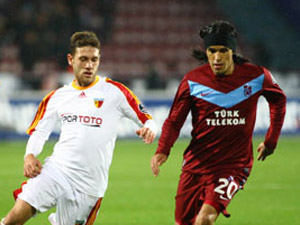 Fırtına direkte patladı