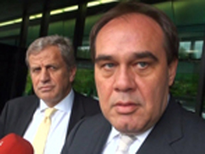 Demirören gidiyor mu?