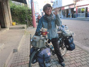 Bisikleti ile Japonya'dan Trabzon'a geldi