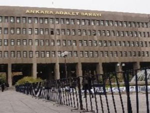 Adliye'de intihar şoku.!