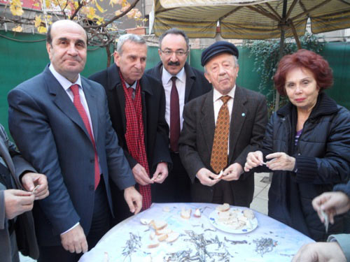 Hamsi Gününde Dayanışma Mesajı