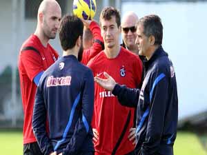 Güneş futbolcularını fırçaladı