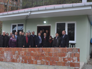 İhtiyaç sahiplerine ev!