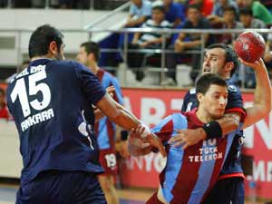 Hentbolde BJK'ye mağlup oldular