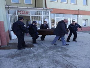 Okula pompalı baskın