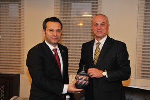 Başkonsolos Kalandze'den Vali'ye ziyaret